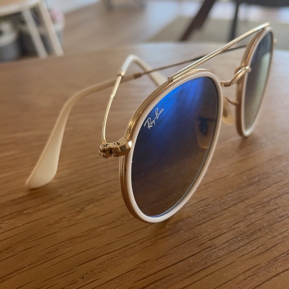 Ray-Ban Sunglasses - Blue Mirrored Certified - Picture 5 of 6